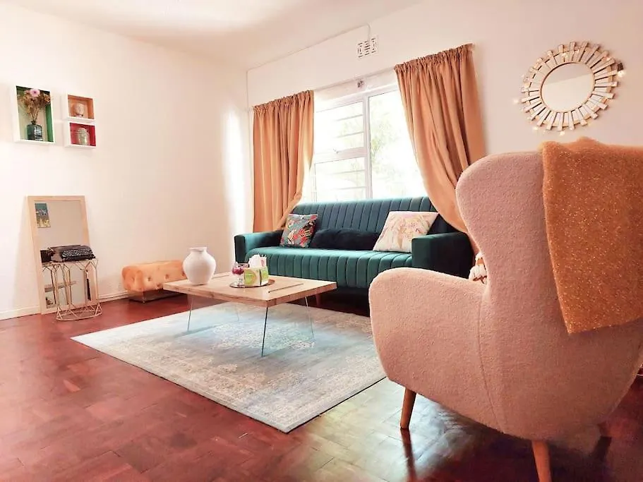 Charming 2-Bedroom Apartment In Kenilworth Cape Town