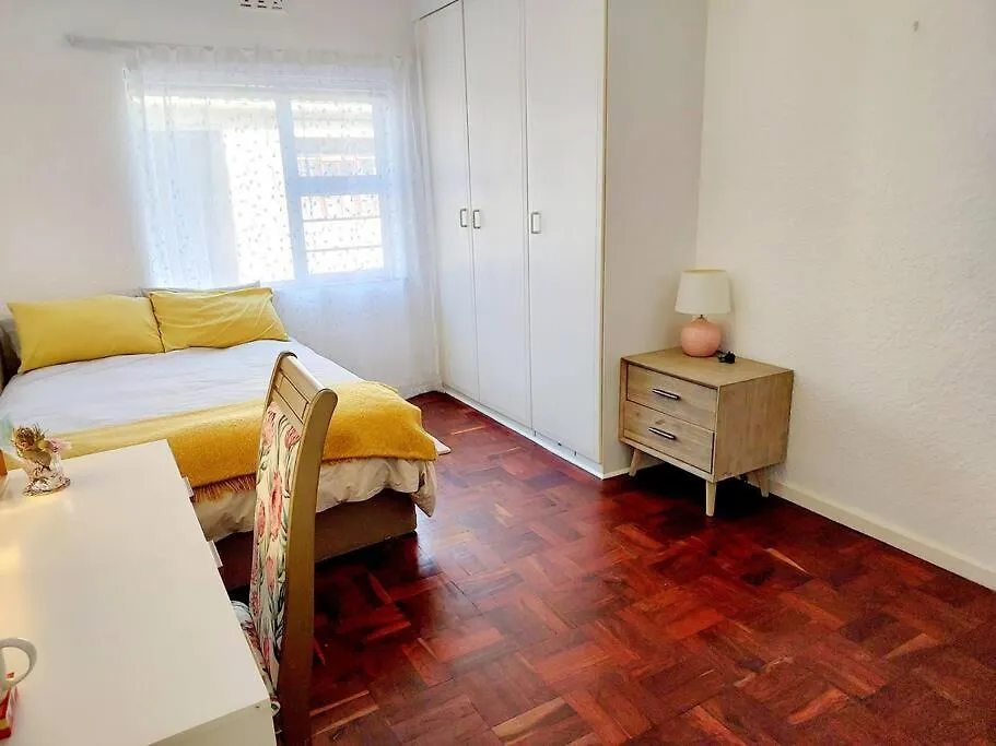 Charming 2-Bedroom Apartment In Kenilworth Cape Town South Africa